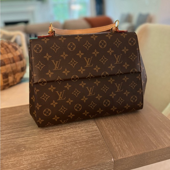 Louis Vuitton Cluny BB with removable leather shoulder strap - Picture 4 of 8